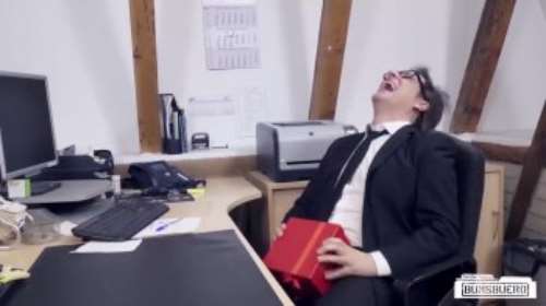 Необычное ПОРНО на работе: сисястую бабенку трахает студент заочник