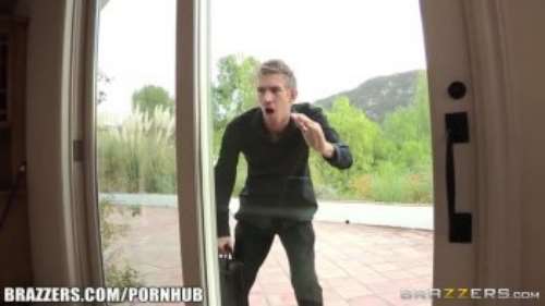 Сквирт и анальный секс с горничной, кунилингус на видео в порно клипе