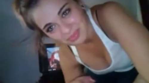 Девушка дрочит член и сосет на видео от первого лица