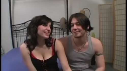 Первый раз в порно ~ смотреть порно видео с неопытными