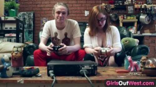 Прыщавый парень лижет вагину с пушком и трахает сисястую подругу