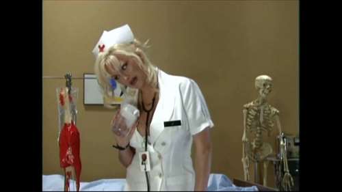 Медсестра дрочит член пациенту