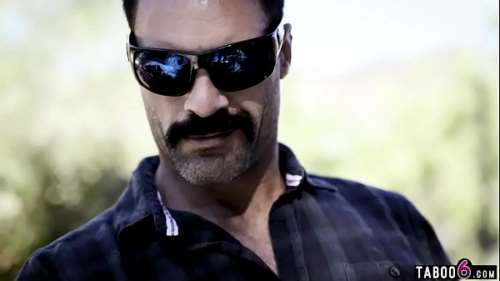 Дядя Джордан трахнул племянницу Вирджинию