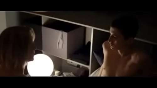 Обучение сексу: тетя пришла голой в кровать к племяннику