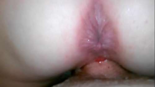 Трахают женщину с менструацией. Течка сексу не помеха