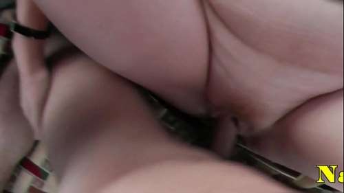 Сибирская милфа раздвинула ноги для своего мужа 