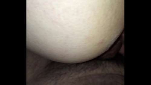 Бухая телка ебется на вписке крупным планом 