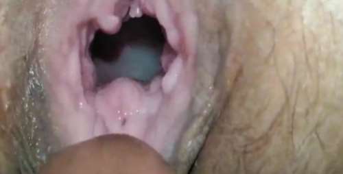 Трахнул старуху в вагину и устроил кремпай 