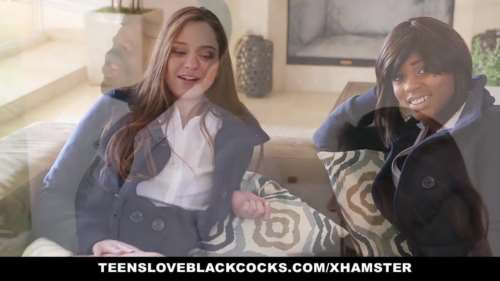 Студентка села на хуй негра киской, чтобы помог устроиться на работу 